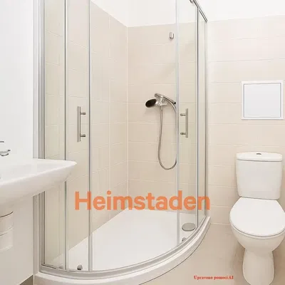 Banyo; fayans zemin, doğal ışık, tadilatlı