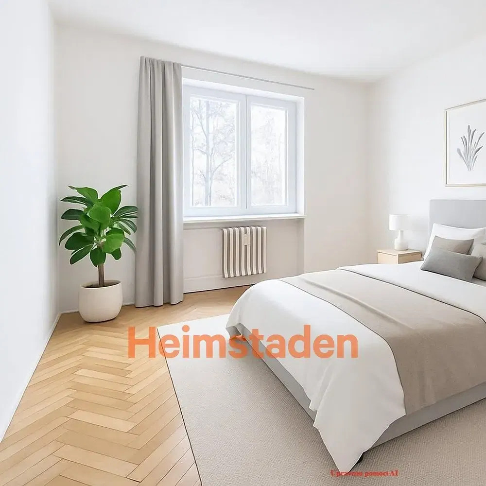 Spavaća soba; drveni pod, prirodno svjetlo, moderni stil