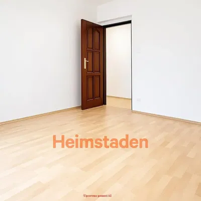 Ostalo; drveni pod, prirodno svjetlo