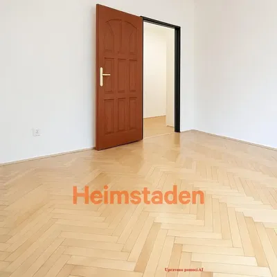 Ostalo; drveni pod, prirodno svjetlo