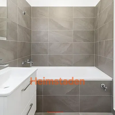 Banyo; fayans zemin, tadilatlı, doğal ışık, modern stil