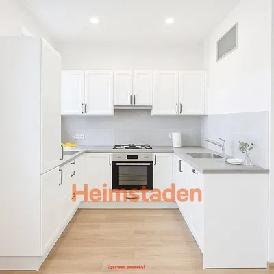 Mutfak; mutfak aletleri, ahşap zemin, tadilatlı, doğal ışık, modern stil