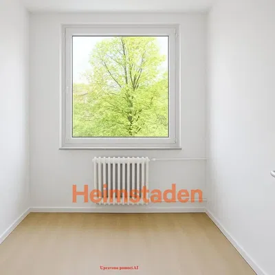 Yatak odası; manzara, ahşap zemin, doğal ışık