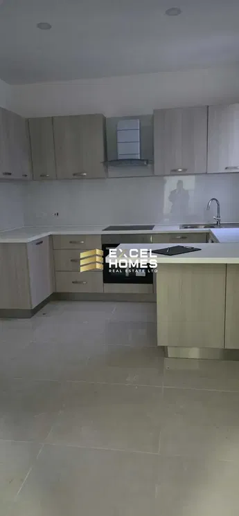 Mutfak; mutfak aletleri, fayans zemin, tadilatlı