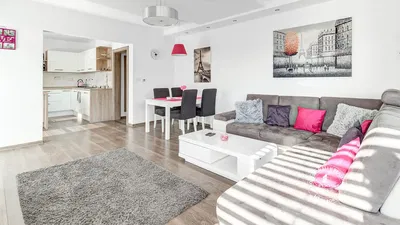 Oturma odası; doğal ışık, modern stil