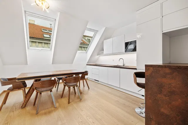 Cocina; vista, suelo de madera, estilo moderno