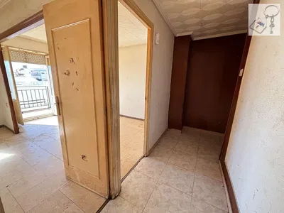 Diğer; fayans zemin, tadilat gerekiyor, doğal ışık