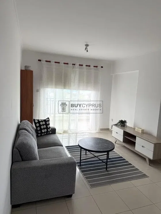 Salón; luz natural, estilo moderno