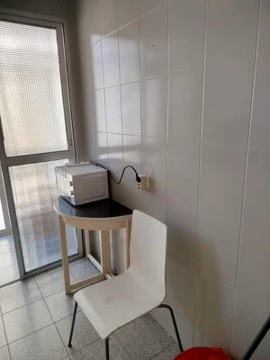 Kuhinja; pločice, kuhinjski aparati