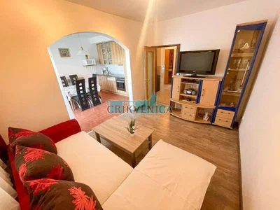 Obývací pokoj; přirozené světlo, moderní styl