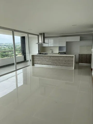 Cucina; vista, pavimento in piastrelle, luce naturale