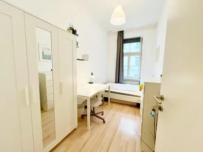 غرفة نوم; ضوء طبيعي, أرضية خشبية