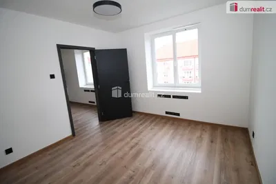 Ložnice; přirozené světlo, po rekonstrukci