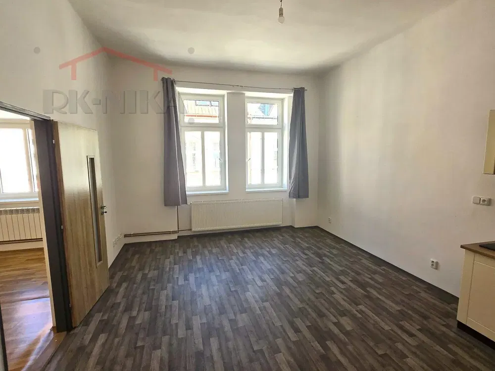 Schlafzimmer; tageslicht, fliesenboden