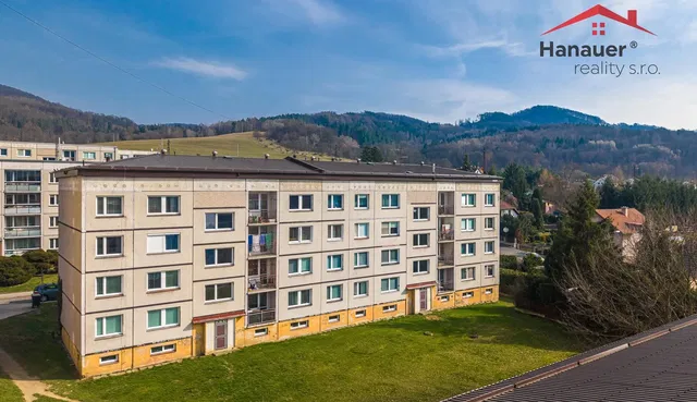 Haus und umgebung; blick