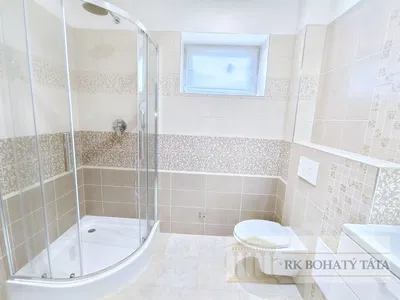 Banyo; fayans zemin, tadilatlı, doğal ışık