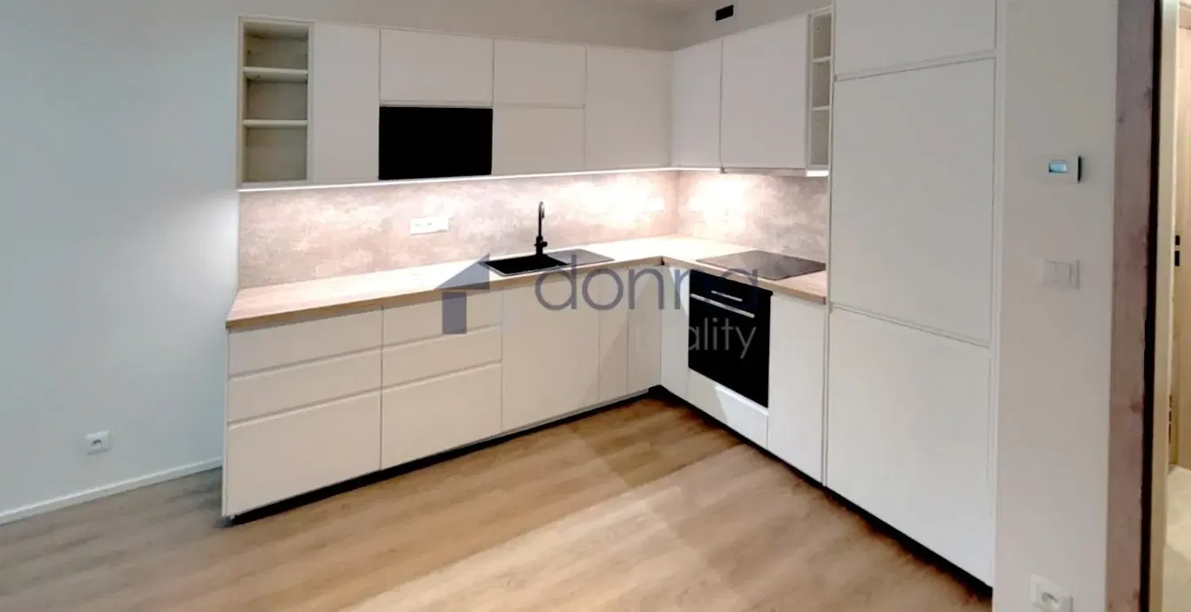 Cocina; electrodomésticos, renovado, luz natural, estilo moderno
