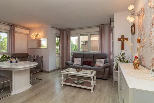 Wohnzimmer; tageslicht, moderner stil