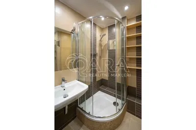 Badezimmer; fliesenboden, renoviert, tageslicht, moderner stil