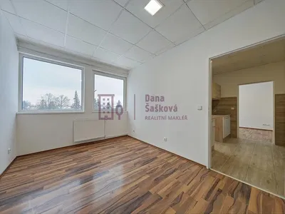 Wohnzimmer; blick, holzboden, tageslicht