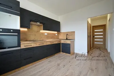 Cuisine; électroménager, rénové, lumière naturelle, style moderne