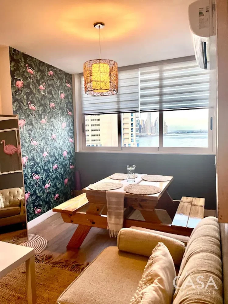 Дневна соба; поглед, природно светло