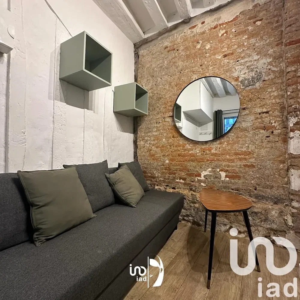 Oturma odası; ahşap zemin, modern stil