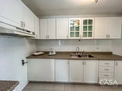 مطبخ; أجهزة المطبخ, أرضية من البلاط