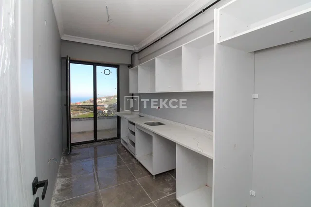 Kuhinja; pogled, pločice, potrebna renovacija