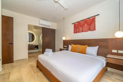 Ložnice; přirozené světlo, moderní styl, po rekonstrukci