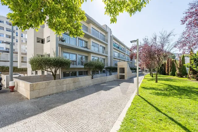 Dům a okolí; výhled