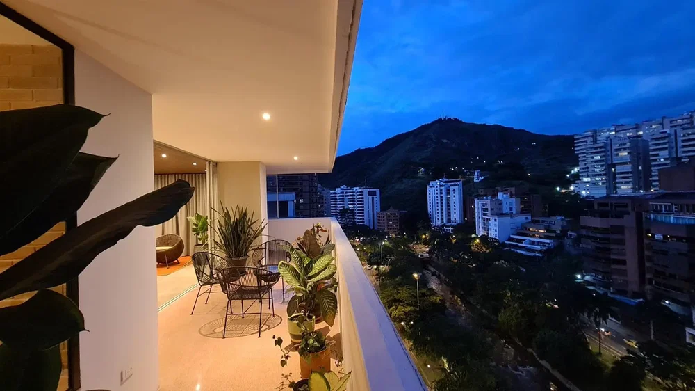 Balcon; vue, lumière naturelle