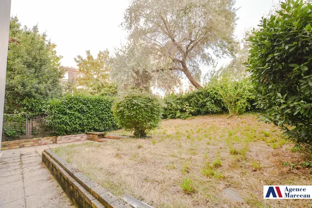 House and surroundings; view, natural light