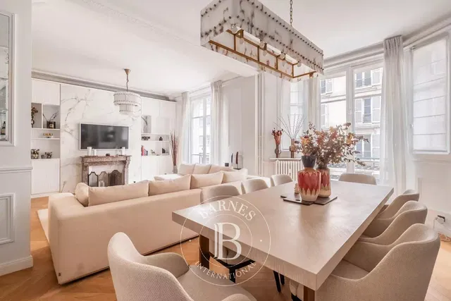 Soggiorno; luce naturale, stile moderno