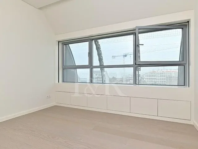 Wohnzimmer; blick, holzboden, tageslicht