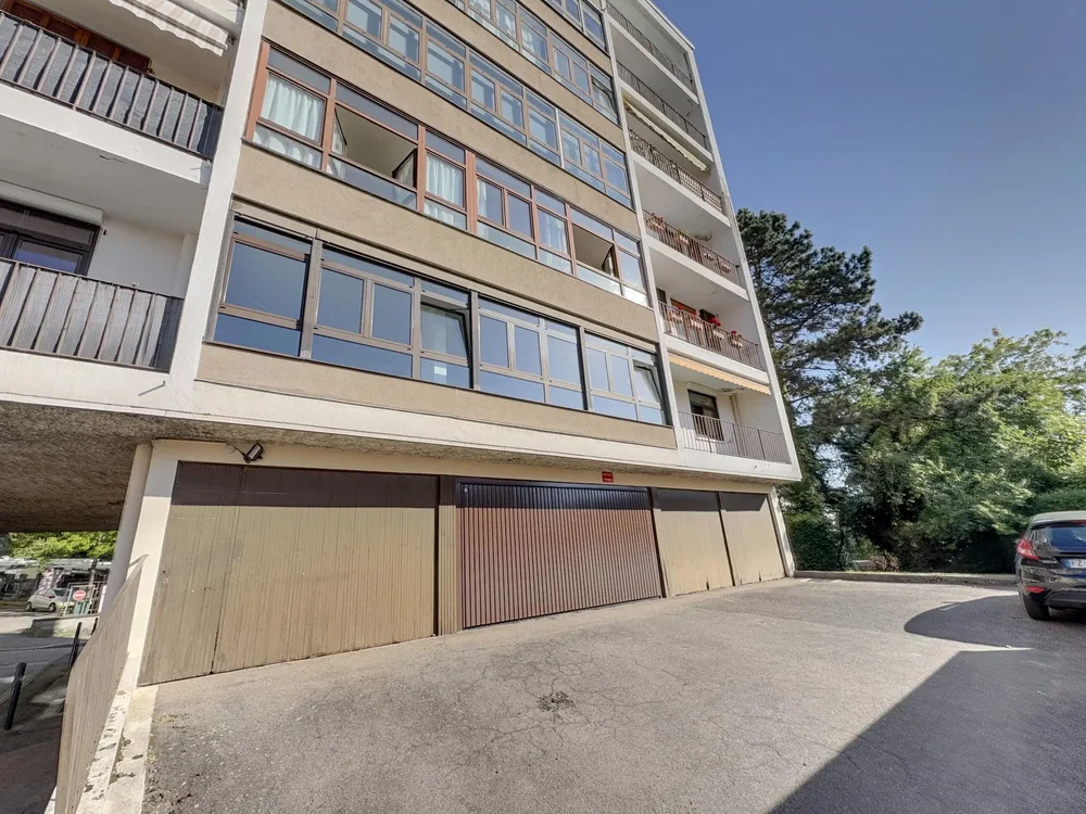 Кућа и околина; поглед