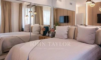 Chambre; style moderne, lumière naturelle