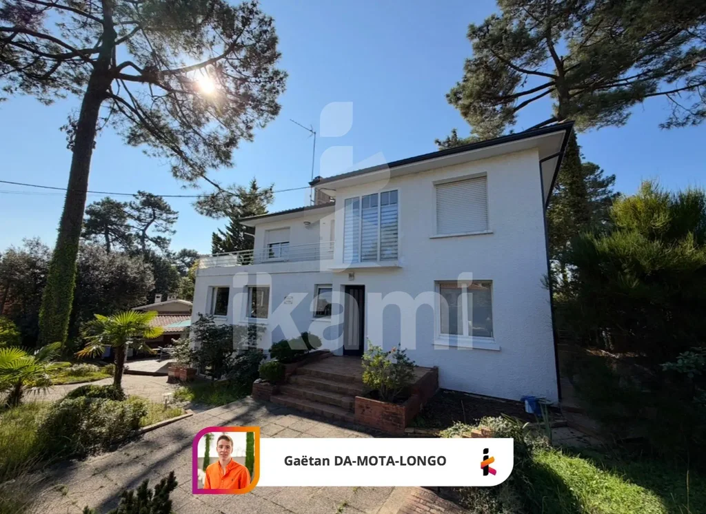House and surroundings; natural light, view