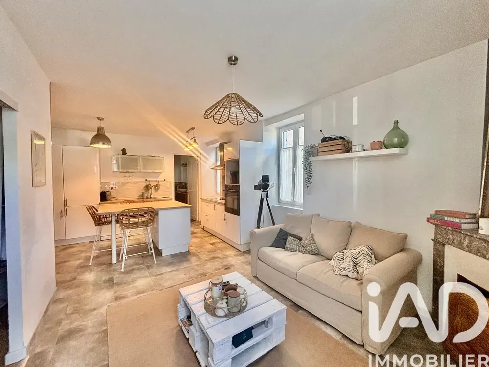 Oturma odası; doğal ışık, modern stil, fayans zemin