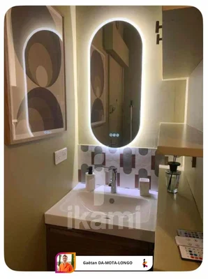 Купатило; реновиран, плочице, природно светло, модерни стил