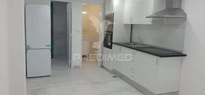 Mutfak; mutfak aletleri, fayans zemin, tadilatlı