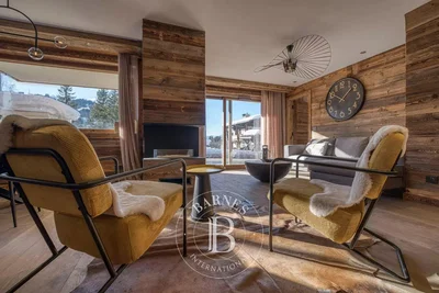 Salón; vista, vigas de madera, estilo rústico, luz natural