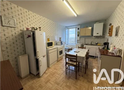 Кухиња; кухињски апарати, плочице, потребна реновација