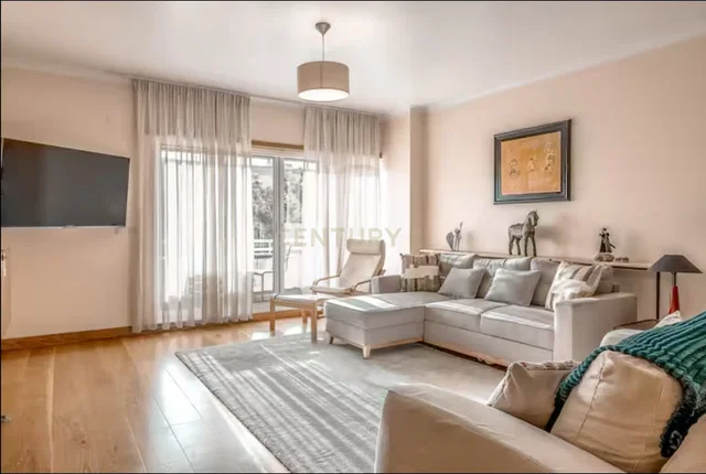 Wohnzimmer; tageslicht, holzboden, moderner stil
