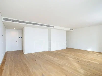 Salon; parquet, lumière naturelle