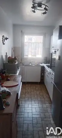 Küche; küchengeräte, fliesenboden, tageslicht