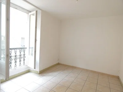 Balkon; fliesenboden