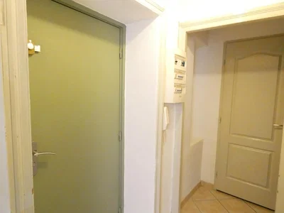Garderobe; fliesenboden
