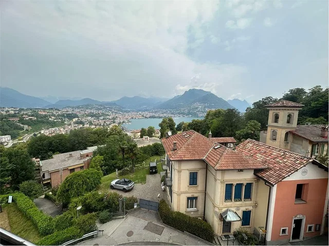 Haus und umgebung; blick