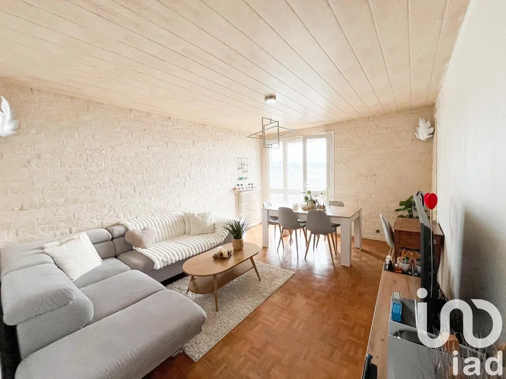 Oturma odası; doğal ışık, modern stil